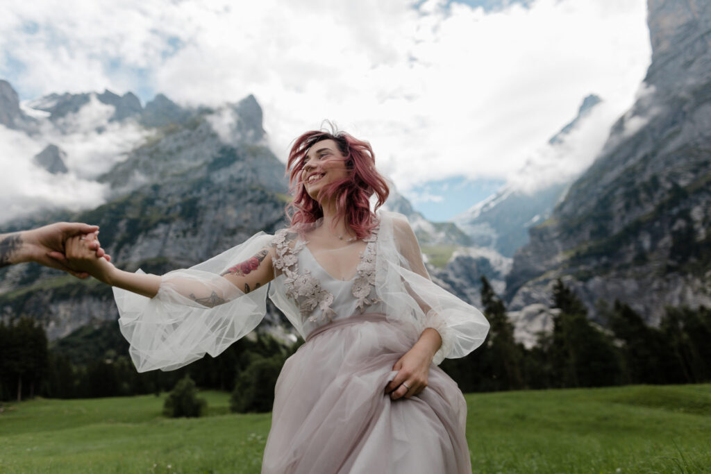 Heiraten in den Bergen: Tipps für eure Berghochzeit in den Alpen 5 Hochzeitsshooting in den Bergen - Alpenhochzeit mit professionellen Dienstleistern
