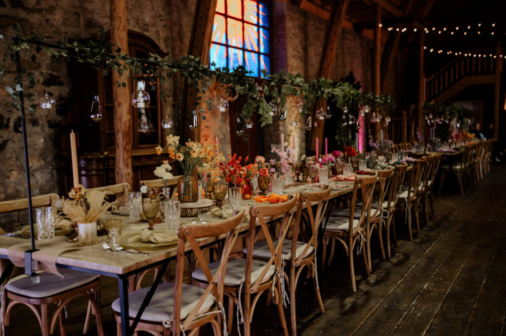 Hochzeit im Herbst: Tipps für Planung, Location und Dekoration 2 Scheune als Hochzeitslocations im Herbst