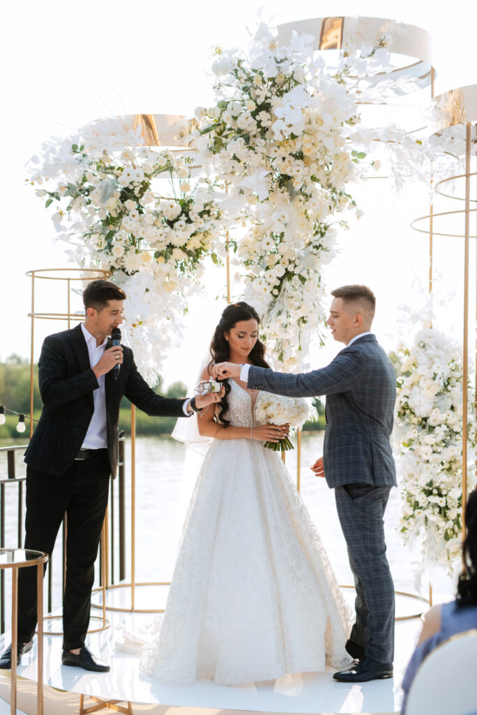 Trauzeremonie am Wasser - statt kirchliche Hochzeit eine gute Alternative