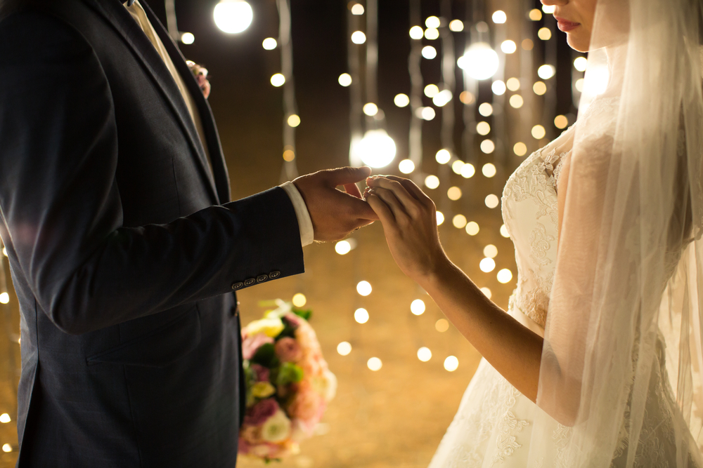 Hochzeit im Winter: So wird eure Winterhochzeit stilvoll und entspannt 6 Beleuchtung und Dekoration für Winter Wedding