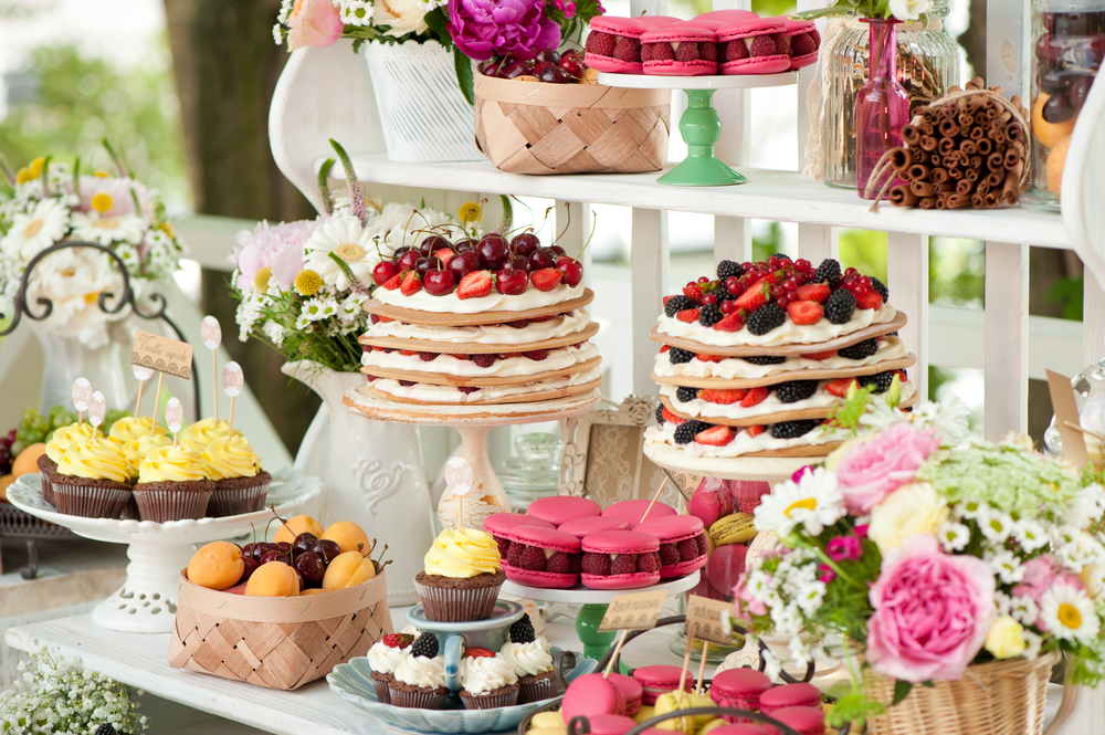 Dessertstation - Blumen anwenden als Dekoelement, Hochzeitsdeko