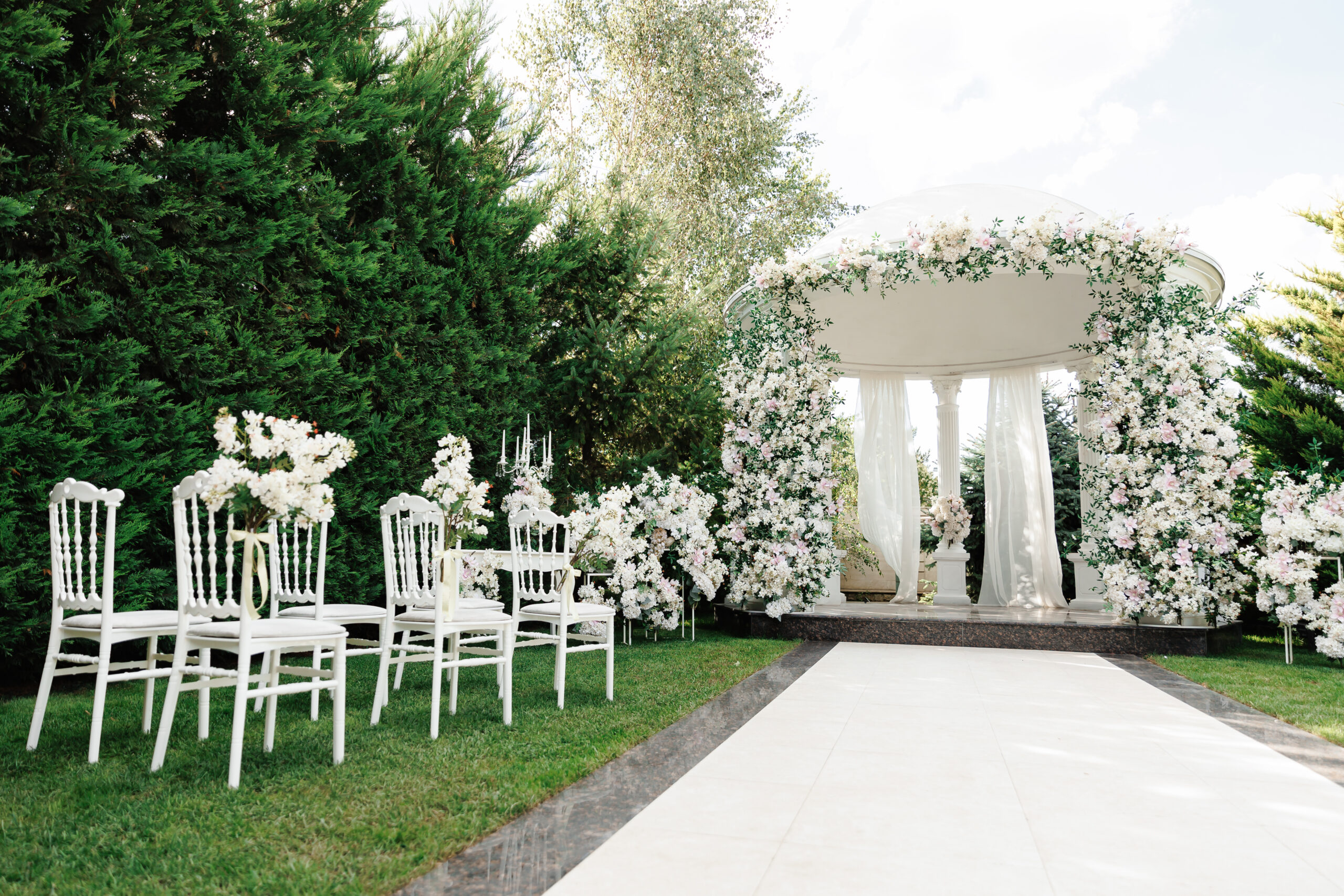 Hochzeitseko - Blumenkonzept für Trauung