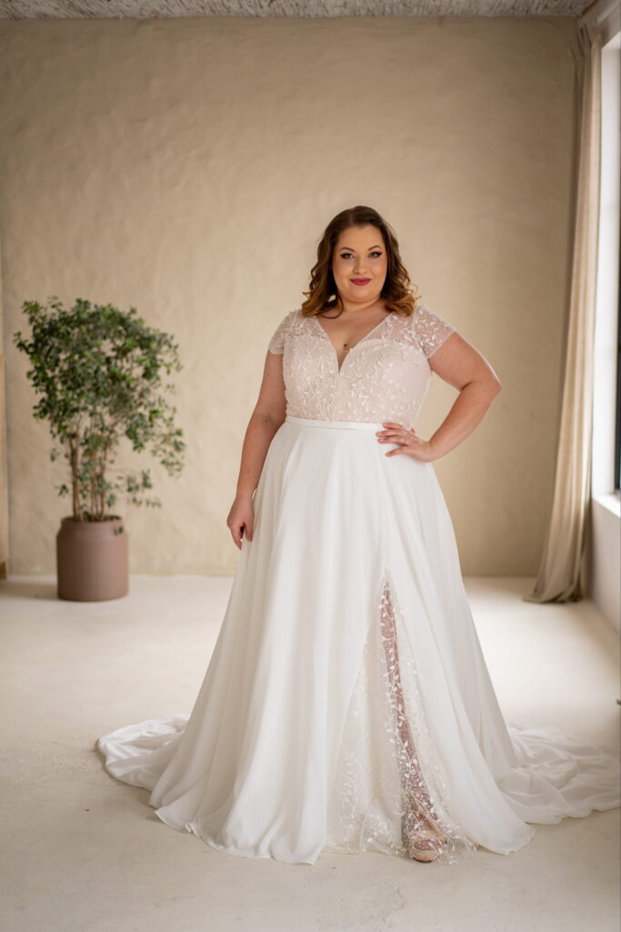 Brautkleider in Mannheim: Tipps für die erfolgreiche Brautkleidsuche 10 Curvy Bride La Sabina dieBraut Mannheim 1 -